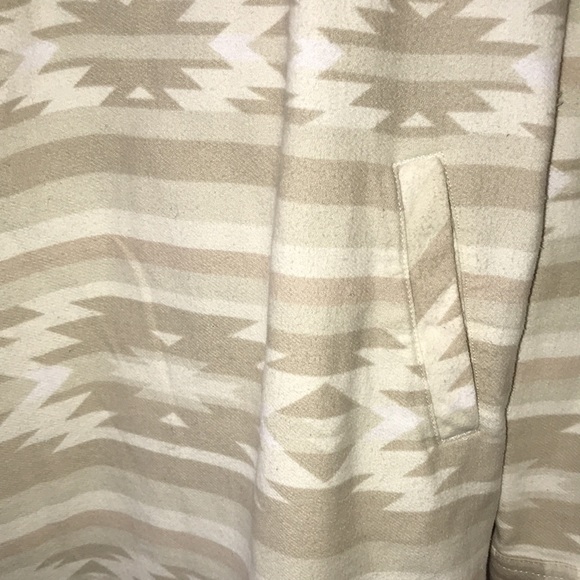 Aztec Pullover - Picture 5 of 7